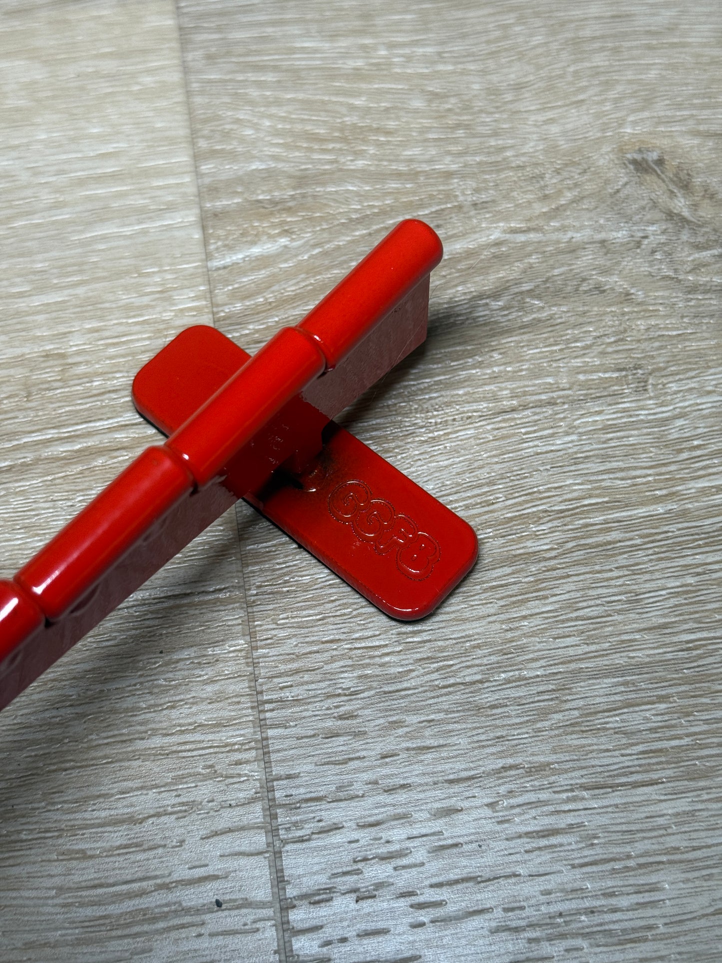 Round "Waterfall" Fingerboard Rail